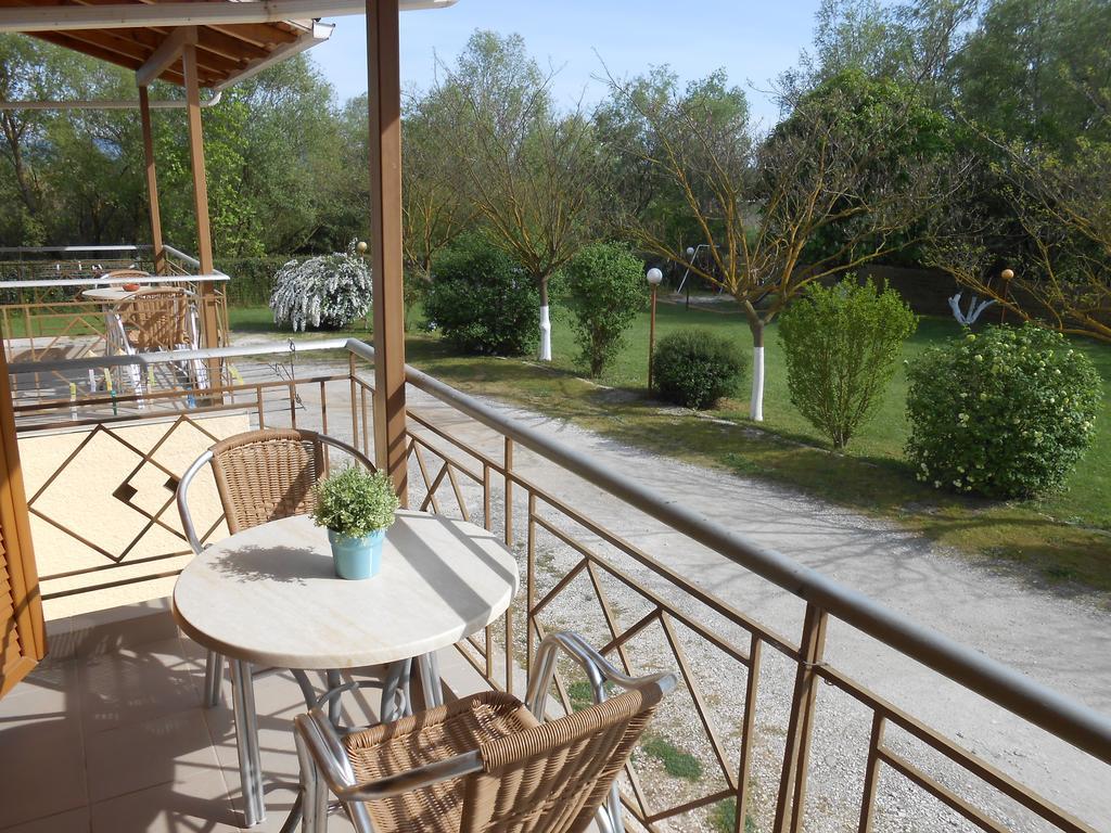 Zisis Garden Studios Яніна Екстер'єр фото